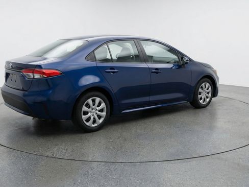 Used 2025 Toyota Corolla LE image 9