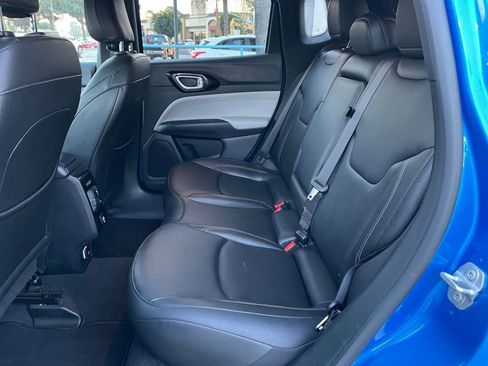 Used 2025 Jeep Compass Limited image 25