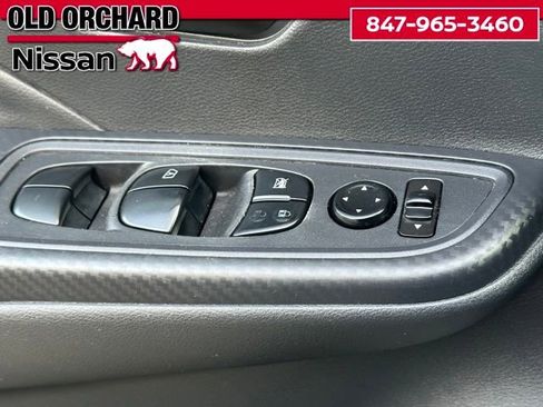 Used 2024 Nissan Versa S w/ Trunk Package image 18