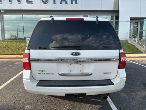 Used 2016 Ford Expedition Platinum RWD image 4