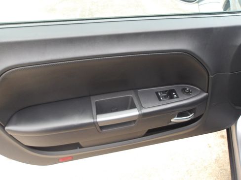 Used 2013 Dodge Challenger R/T image 12