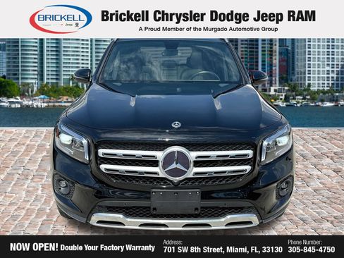 Used 2021 Mercedes-Benz GLB 250 w/ Premium Package image 9