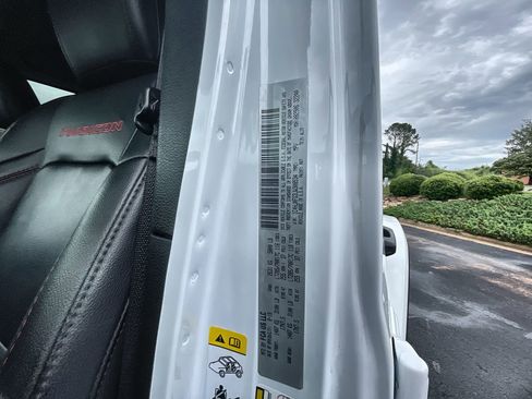 Used 2018 Jeep Wrangler Unlimited Rubicon AWD/4WD image 33