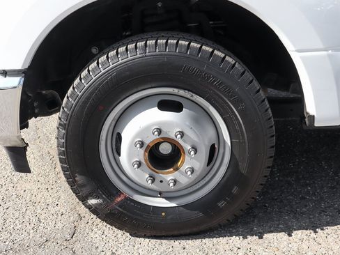 Used 2022 Ford F350 XL w/ Power Equipment Group image 42