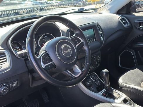 Used 2020 Jeep Compass Latitude w/ Cold Weather Group AWD/4WD image 26