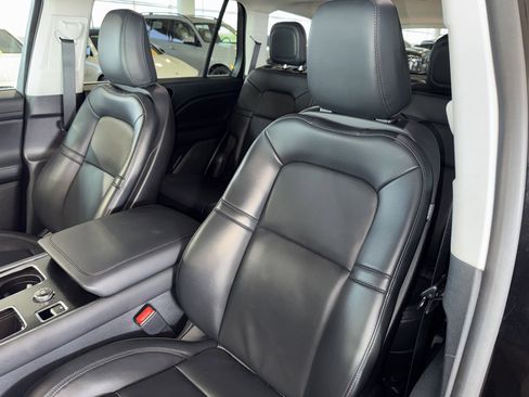 Used 2025 Lincoln Aviator 2WD image 35