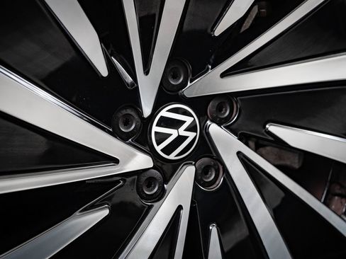 Used 2024 Volkswagen ID.4 S image 8