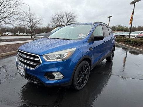 Used 2019 Ford Escape SE image 1