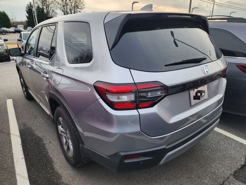 New 2025 Honda Pilot EX-L image 4