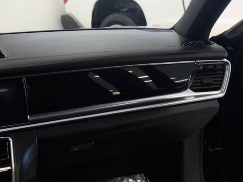Used 2018 Porsche Panamera 4 AWD/4WD image 56