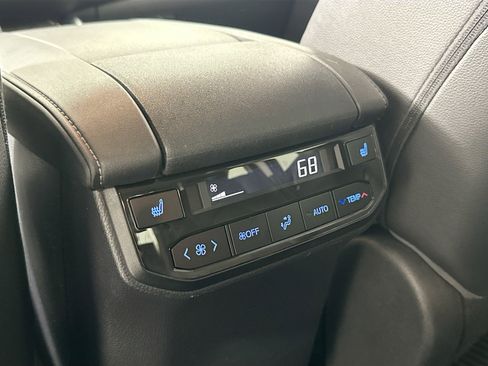 Used 2020 Toyota Highlander Platinum image 27