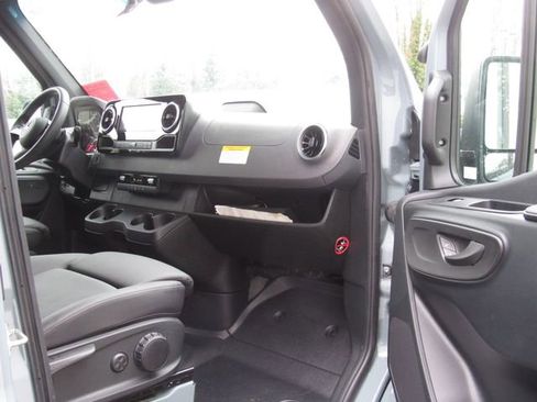 Used 2025 Mercedes-Benz Sprinter 2500 image 14