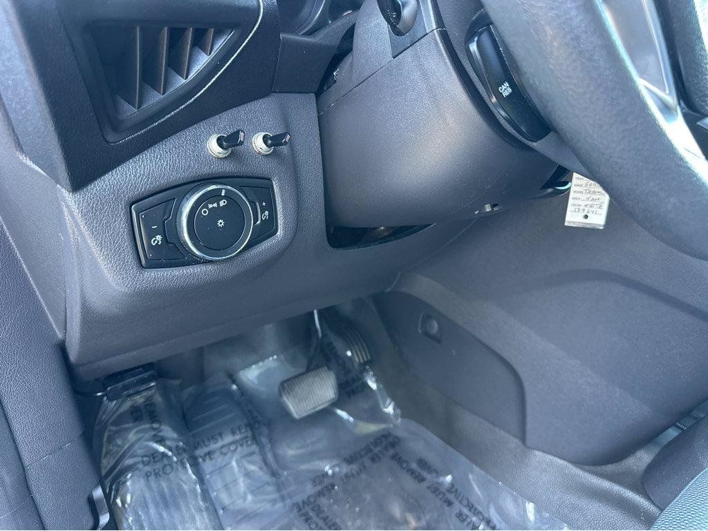 Used 2015 Ford Transit Connect XL FWD image 28