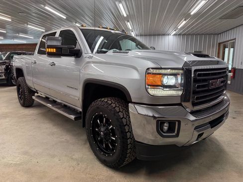 Used 2019 GMC Sierra 2500 SLT w/ Duramax Plus Package image 23