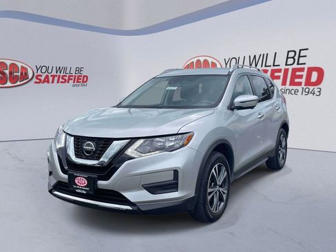 Used 2019 Nissan Rogue SV w/ Premium Package AWD/4WD image 4