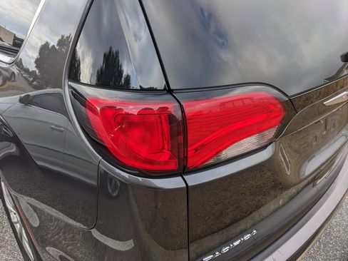 Used 2019 Chrysler Pacifica Touring-L image 21