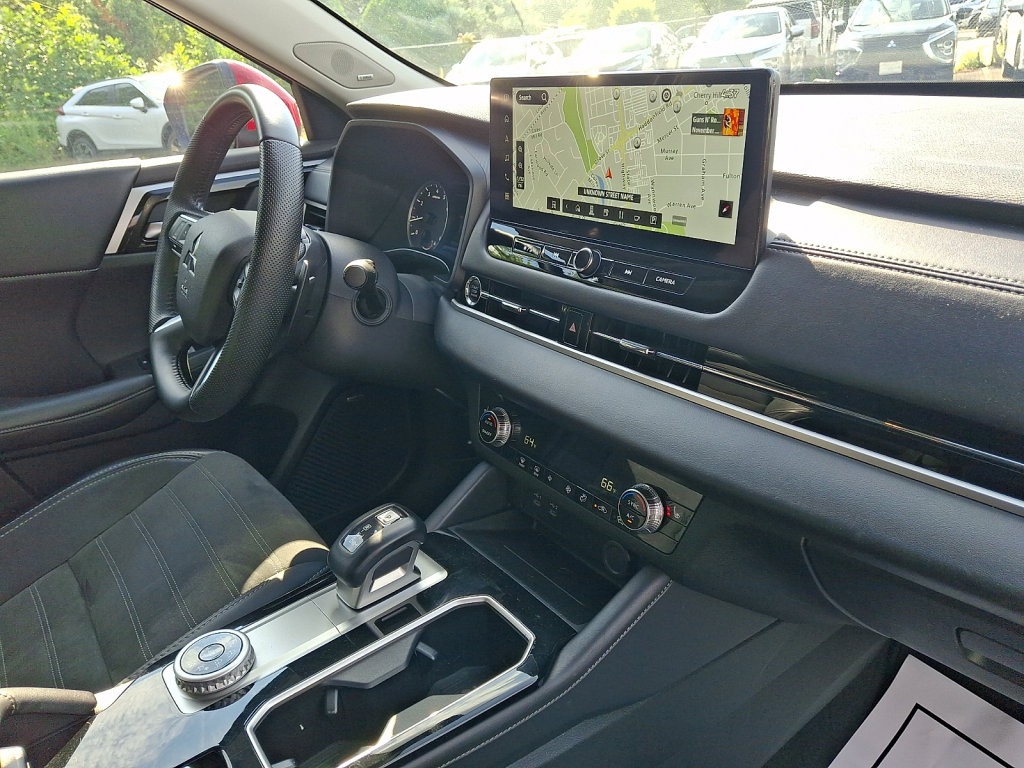 Used 2025 Mitsubishi Outlander SE AWD/4WD image 12