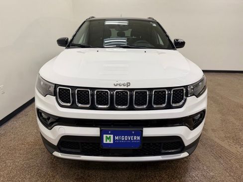 Used 2023 Jeep Compass Limited w/ Sun and Sound Group image 8