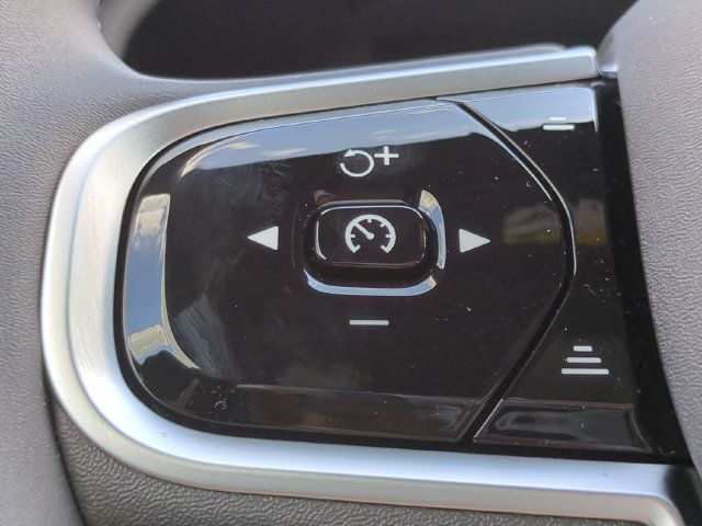 New 2026 Volvo XC60 B5 Plus AWD/4WD image 19