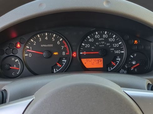 Used 2019 Nissan Frontier SV image 12