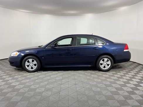 Used 2009 Chevrolet Impala LT FWD image 4