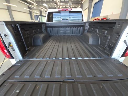 Certified 2025 GMC Sierra 1500 AT4 w/ Technology Package AWD/4WD image 23