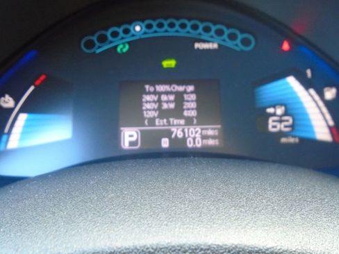 Used 2017 Nissan Leaf SV w/ Premium Package image 19