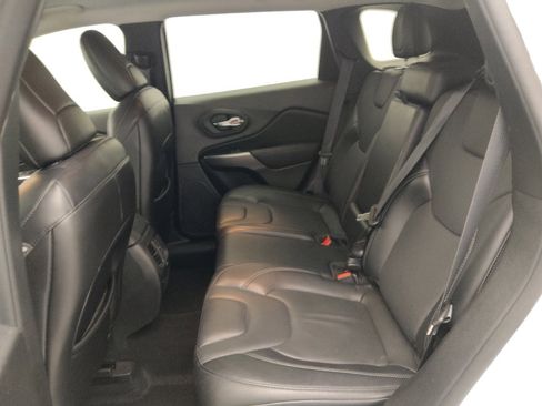 Used 2021 Jeep Cherokee Latitude Lux w/ Comfort/Convenience Group AWD/4WD image 18