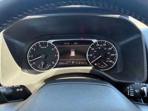 Used 2025 Nissan Rogue SV FWD image 40
