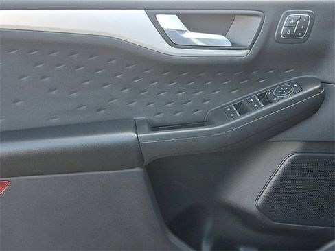 Used 2020 Ford Escape SEL image 12