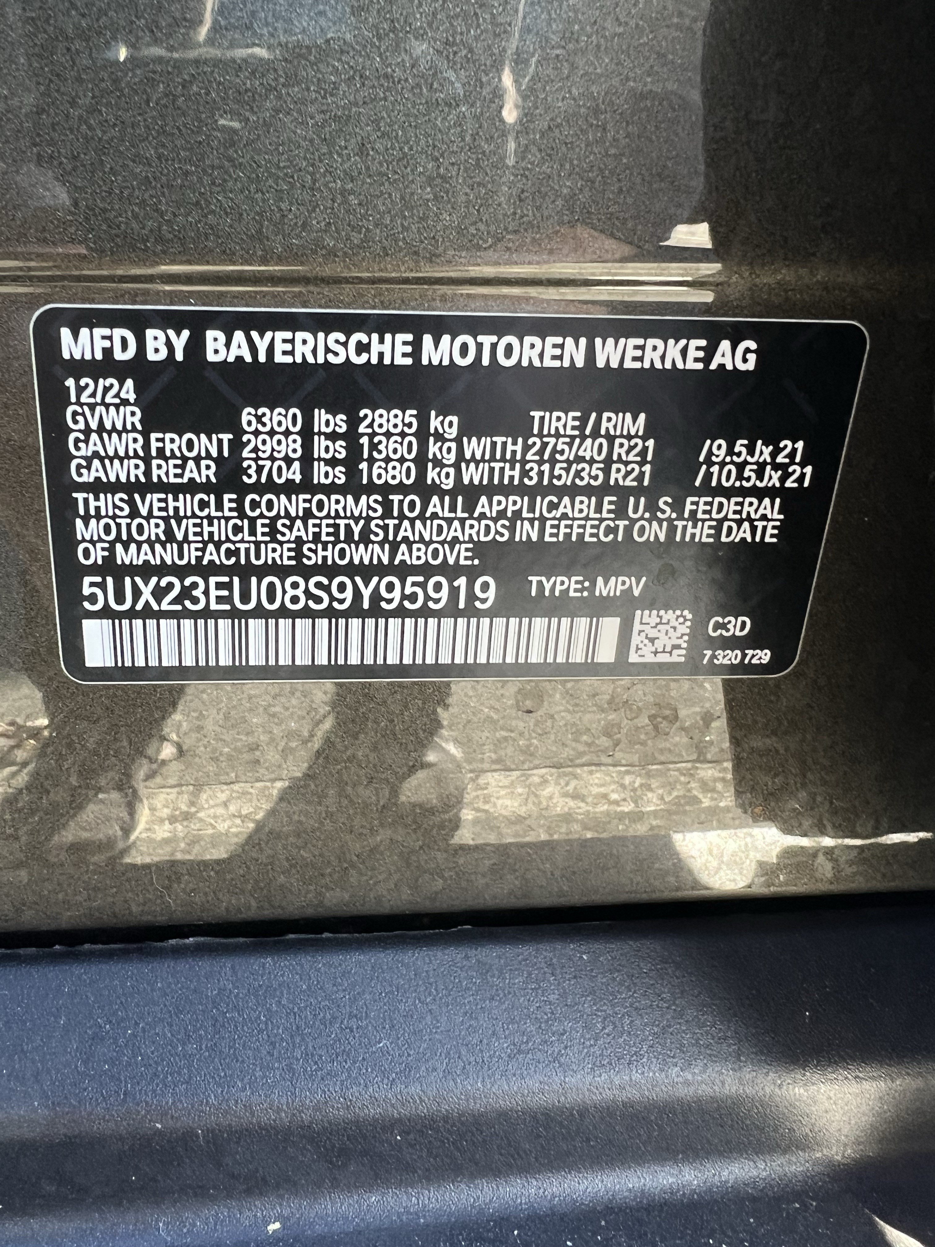 Certified 2025 BMW X5 xDrive40i w/ Parking Assistance Package AWD/4WD image 37