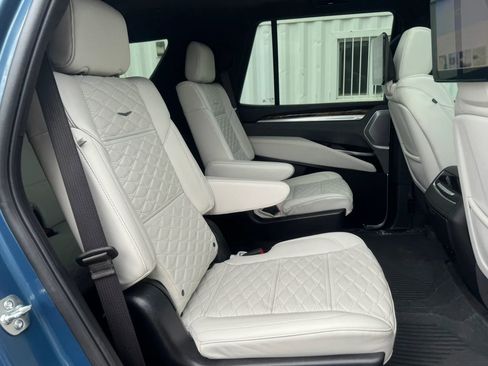 Used 2025 Cadillac Escalade Sport Platinum w/ LPO, Floor Liner Package AWD/4WD image 26