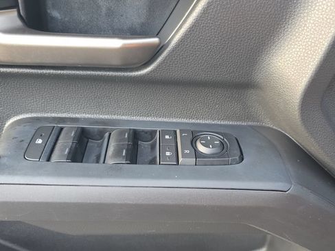 Used 2024 Toyota Tacoma TRD Off-Road AWD/4WD image 18