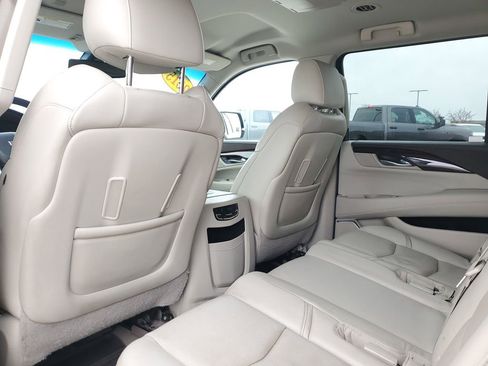 Used 2015 Cadillac Escalade ESV 4WD image 12
