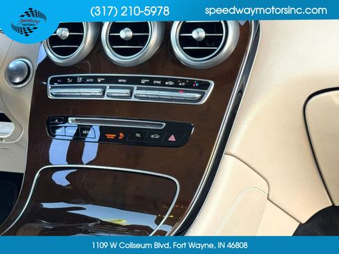 Used 2019 Mercedes-Benz GLC 300 image 38