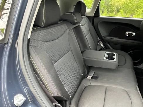 Used 2016 Kia Soul + FWD image 21