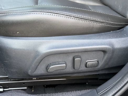 Used 2017 Subaru Outback 3.6R Limited AWD/4WD image 5