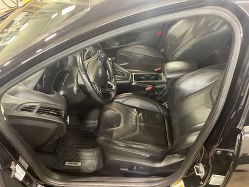 Used 2016 Ford Focus SE w/ Equipment Group 201A FWD image 6