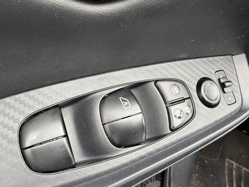 Used 2020 Nissan Sentra SV FWD image 14