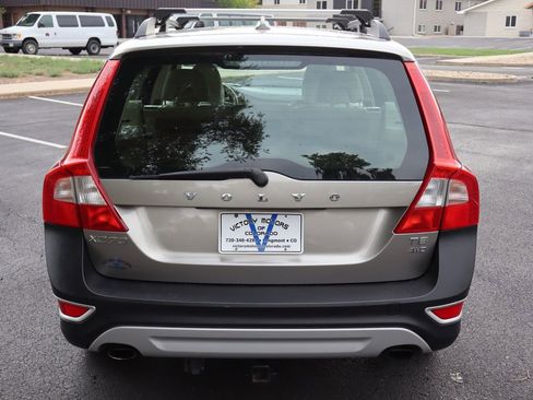 Used 2011 Volvo XC70 T6 image 6