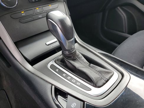 Used 2017 Ford Edge SE image 27