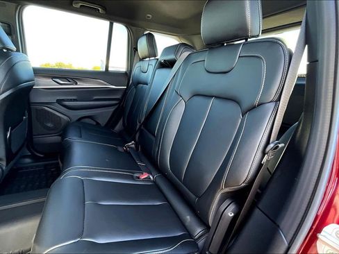 New 2025 Jeep Grand Cherokee Limited w/ Black Appearance Package image 26