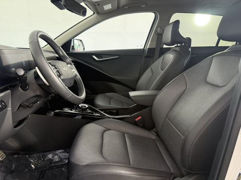 Used 2024 Kia Niro Wave w/ Wave Preserve Package FWD image 15