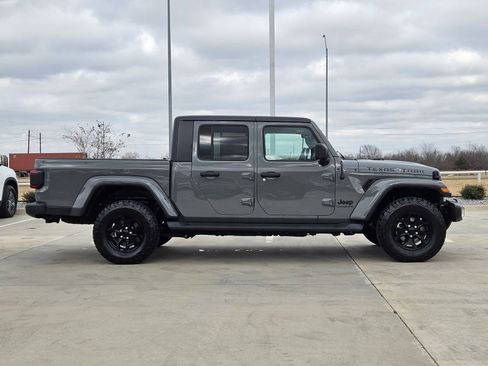 Used 2021 Jeep Gladiator Sport image 8