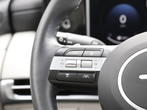 Certified 2025 Hyundai Tucson Limited AWD/4WD image 21