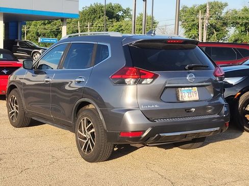 Used 2017 Nissan Rogue S w/ S Appearance Package FWD image 2