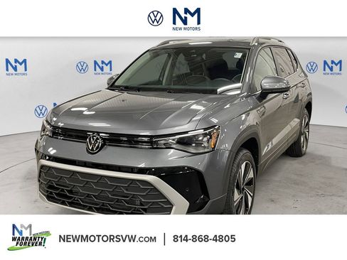 New 2026 Volkswagen Taos SE image 1