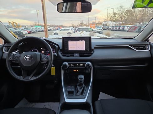 Used 2020 Toyota RAV4 LE image 14