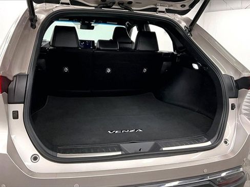 Used 2021 Toyota Venza XLE image 38