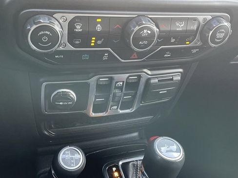 Used 2022 Jeep Wrangler Unlimited Sahara w/ Cold Weather Group image 23